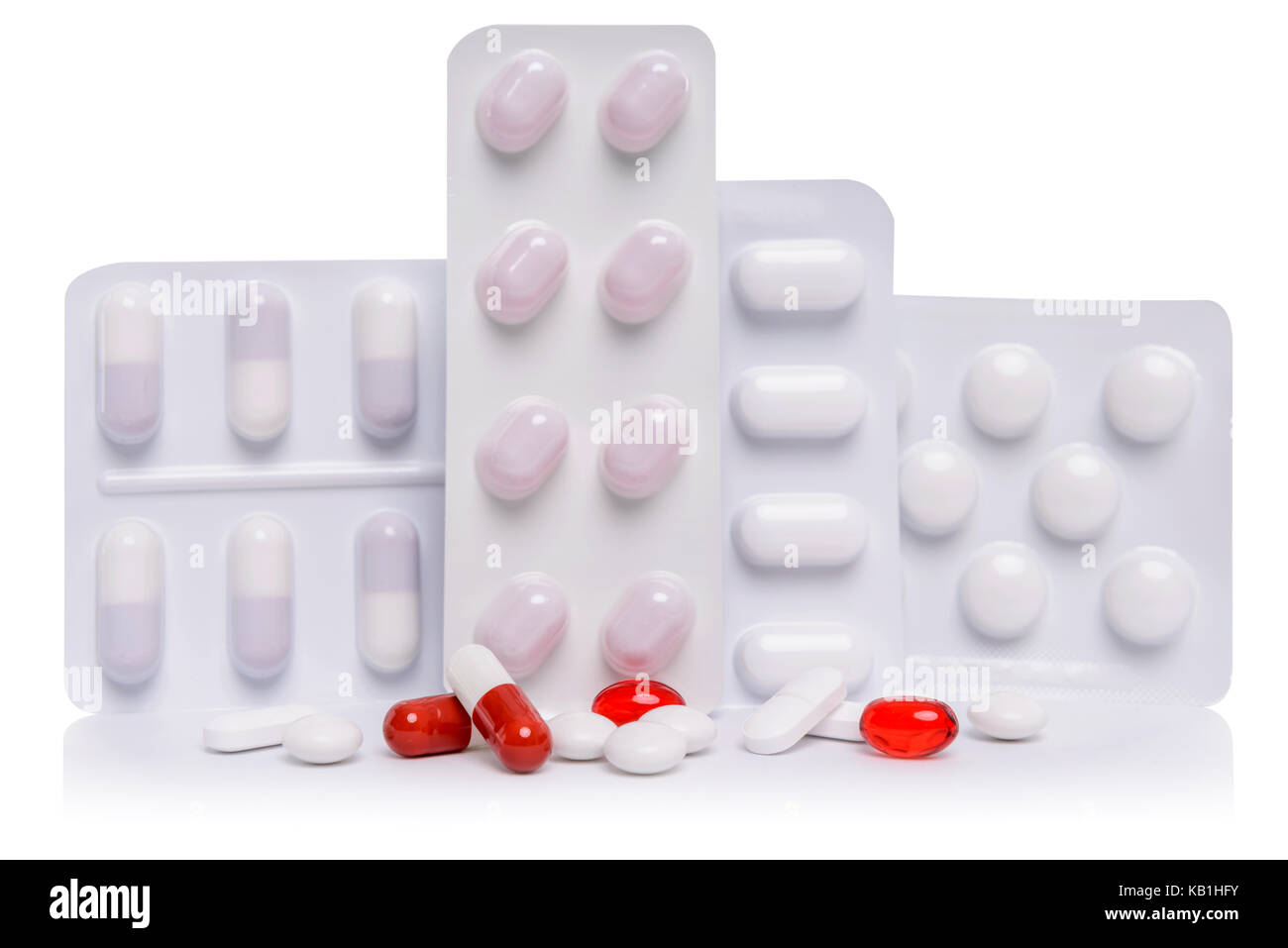Eine Auswahl an Pillen und Tabletten gegen einen weißen Hintergrund isoliert Stockfoto