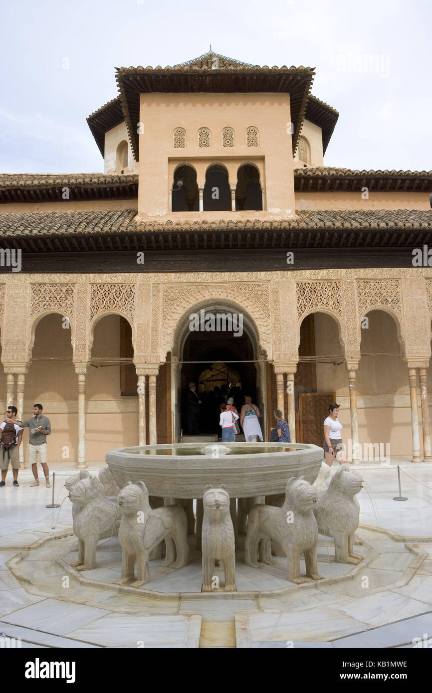 Spanien, Granada, Alhambra, Palaststadt der letzten maurischen Reignrs, Löwenhof, Löwenbrunnen, Stockfoto