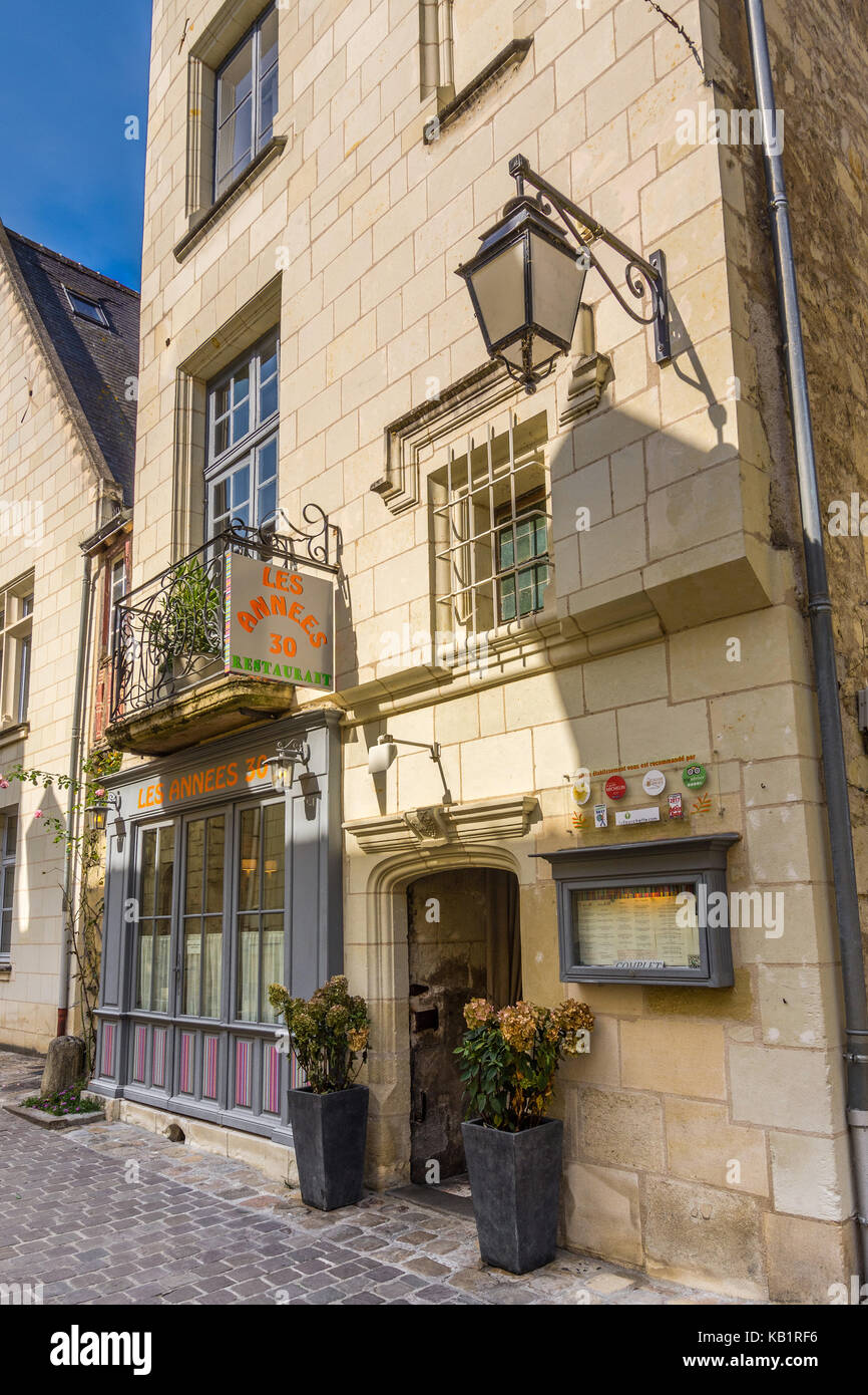 Außenansicht des Restaurants 'Les Années 30', Chinon, Frankreich. Stockfoto
