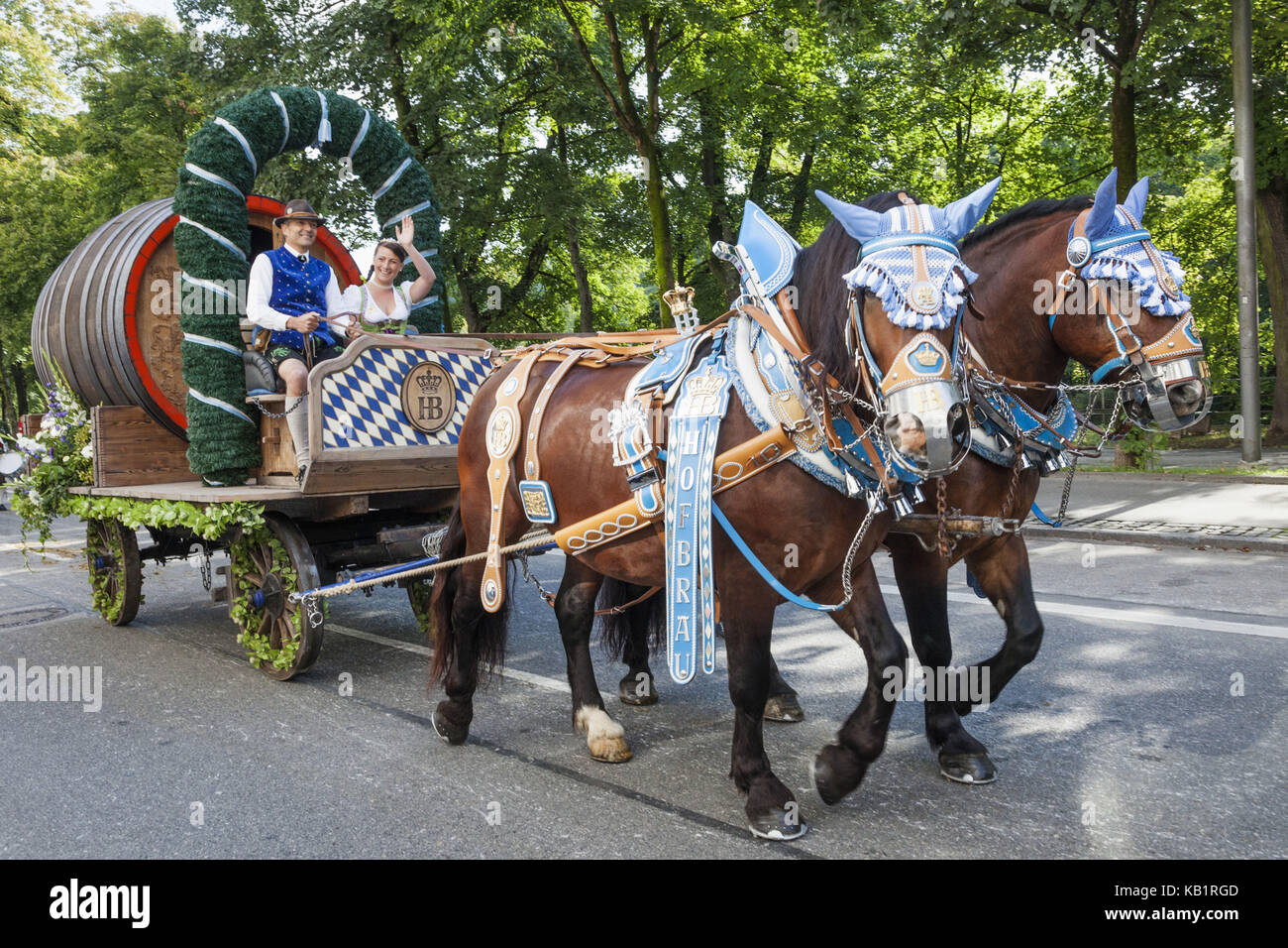 Deutschland, Bayern, Mnchen, Oktoberfest, traditionellen Umzug, Brauerei  Pferdewagen, Pferde, dekoriert Stockfotografie - Alamy