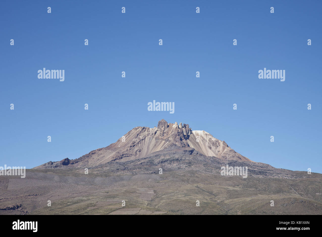 Bolivien, Salar de Uyuni, tahua, den Vulkan Tunupa, Stockfoto
