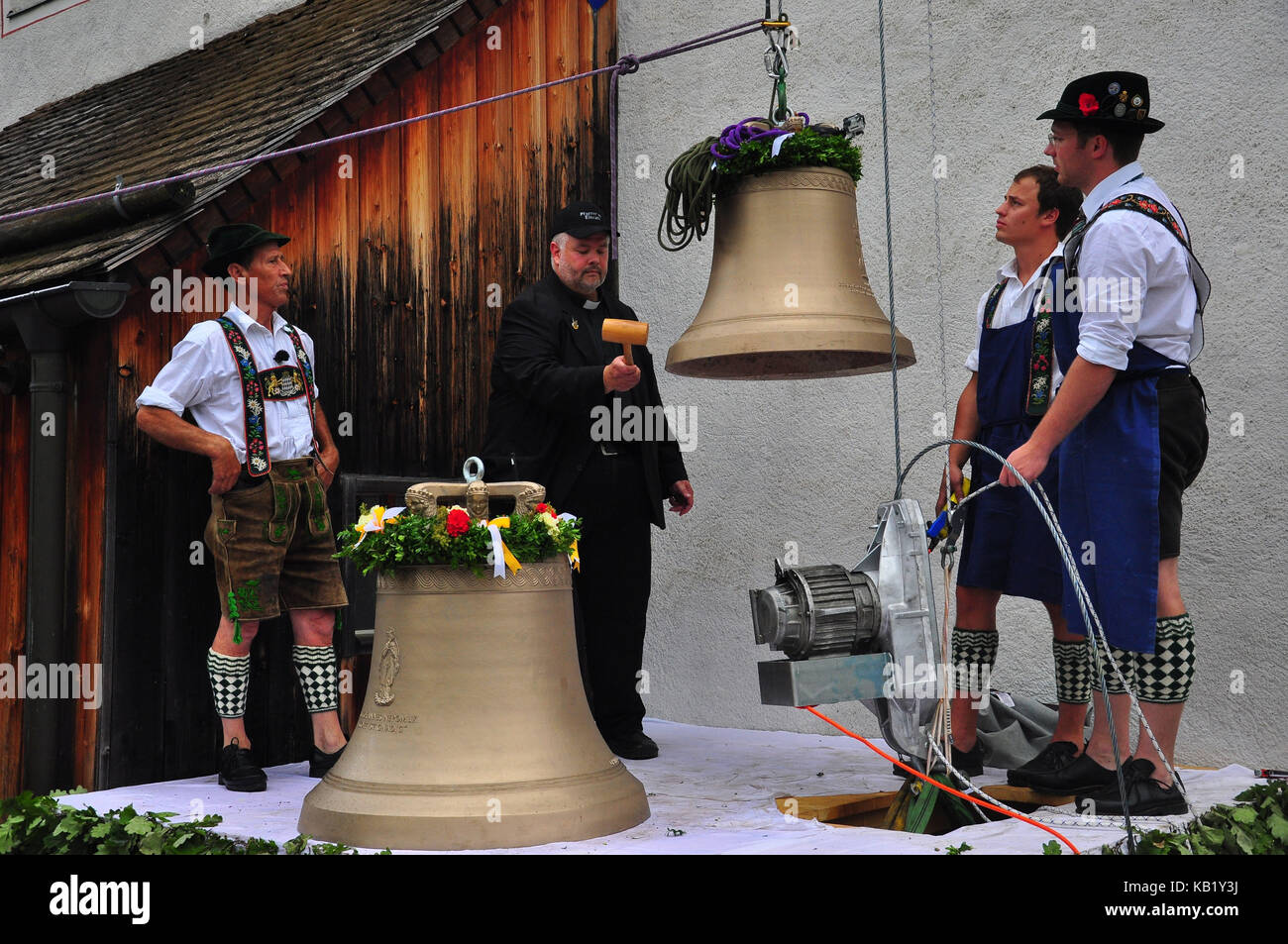 Deutschland, Bayern, Garmisch-Partenkirchen, Glocke, Glocke Einweihung, Stockfoto
