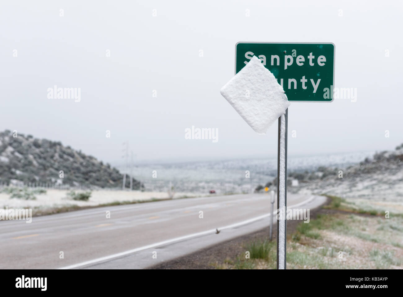 Snow slab Rutschen Sanpete County Zeichen am Highway 28 in Utah. Stockfoto