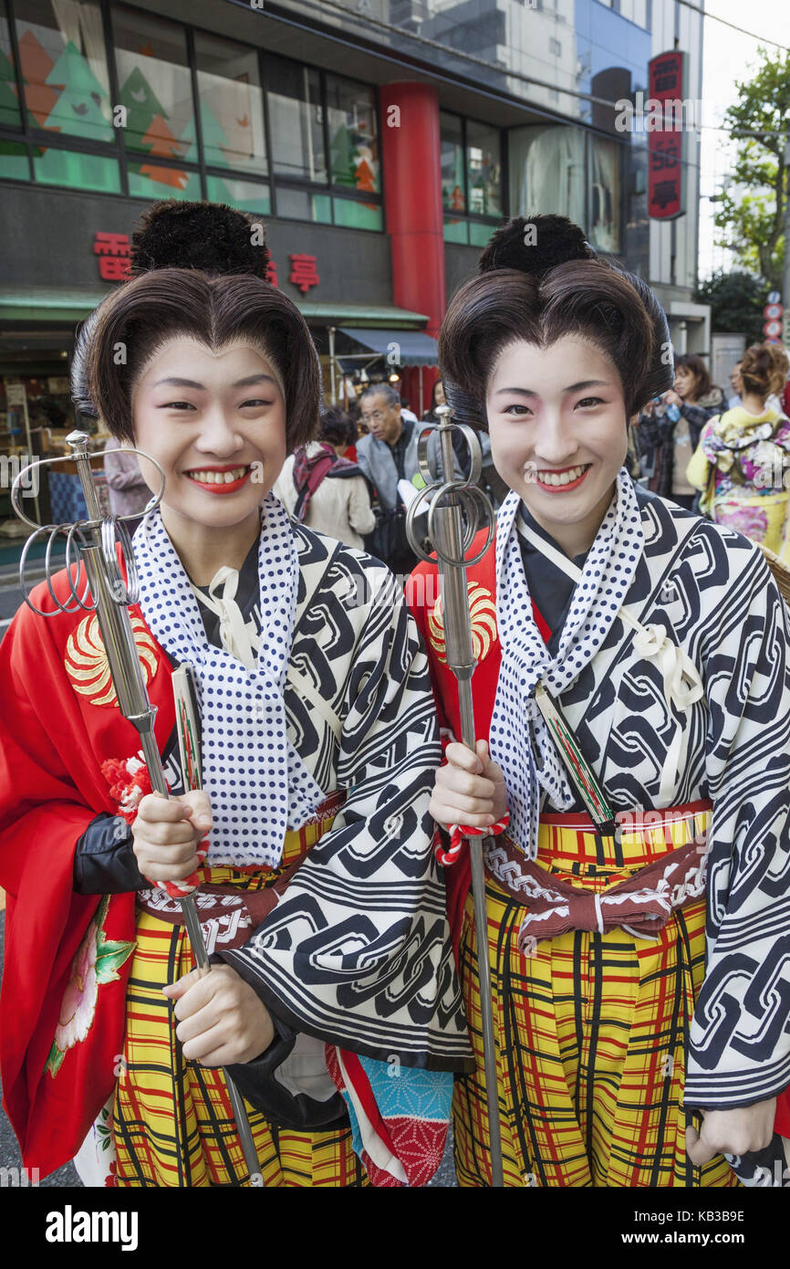 Japan, Honshu, Tokyo, Asakusa, Jidai Matsuri fest, die Teilnehmer im traditionellen Kimono, Stockfoto