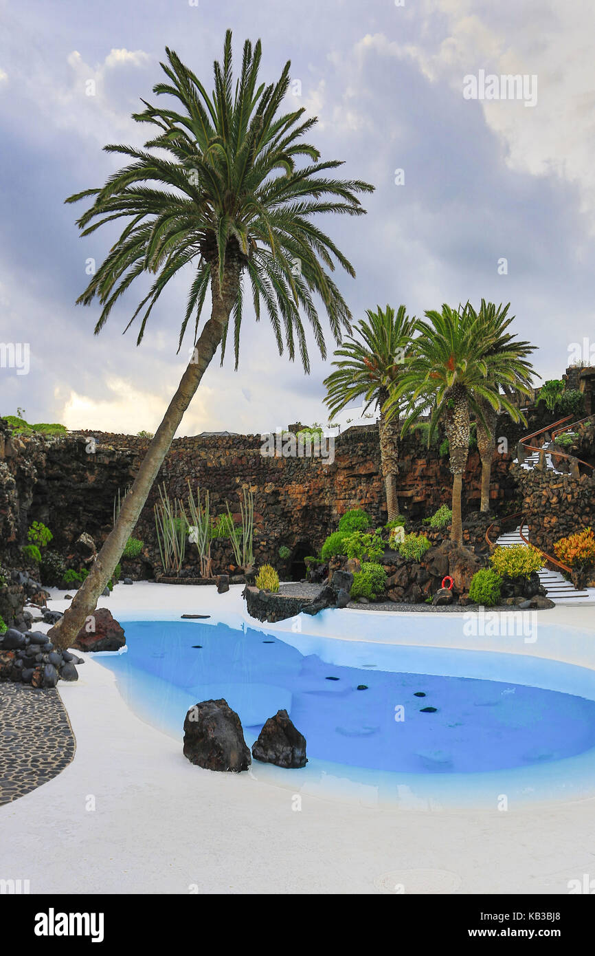 Spanien, Kanarische Inseln, Lanzarote, Jameos del Agua, künstlicher Pool, Stockfoto