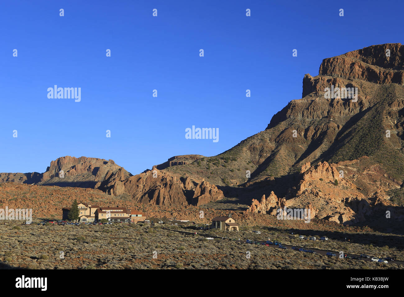 Spanien, Kanarische Inseln, Teneriffa, Teide, Teide Nationalpark, Los Roques de Garcia, Parador de Las Canadas, Restaurant, Kapelle Ermita de las Nieves, Stockfoto