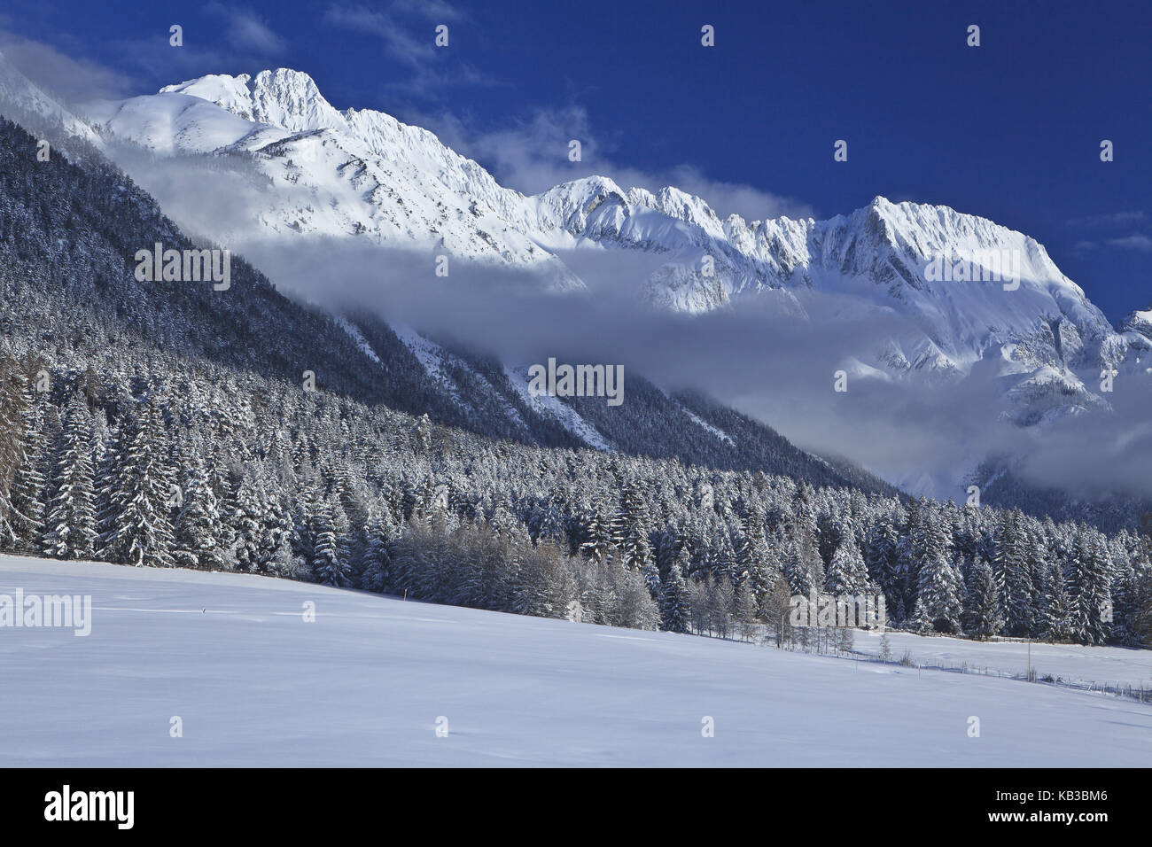 Österreich, Tirol, Obsteig, Mieminger Gebirge, Winterlandschaft, Stockfoto