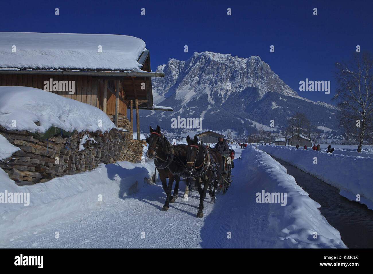 Austria Tyrol Lermoos Zugspitze Winter Stockfotos und -bilder Kaufen ...