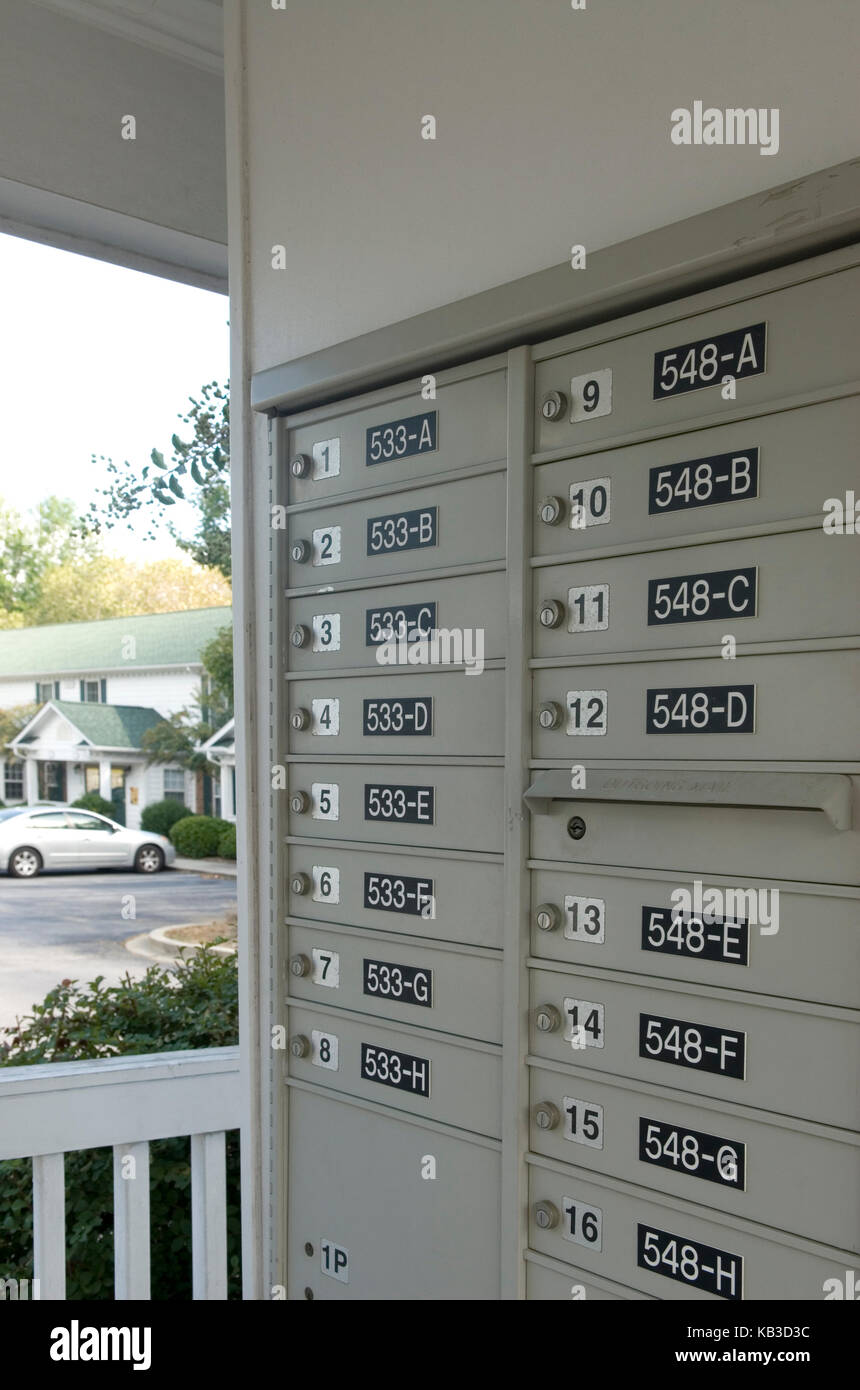 Apartment Complex Mailboxen, USA Stockfoto
