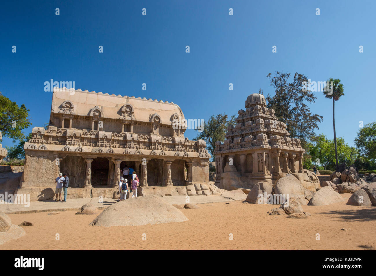 Indien, Tamil Nadu, mamallapuram, Tempel, fünf Rathas, Touristen Stockfoto