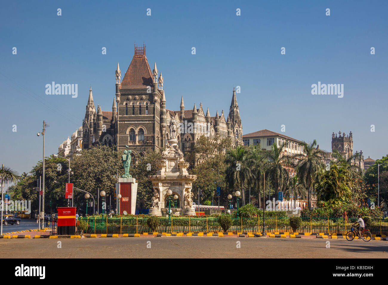 Indien, maharastra, Mumbai, Bombay, colaba Bezirk, hutatma Raum, Flora, Gerichtsgebäude Stockfoto
