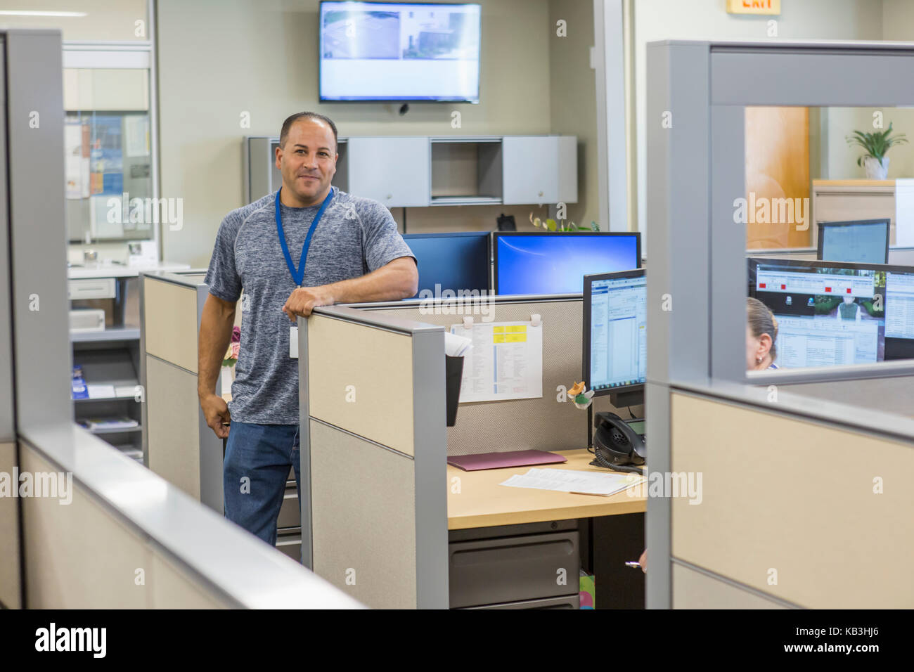 Porträt eines Ingenieurs an Customer Service Center von Kraftwerk Stockfoto