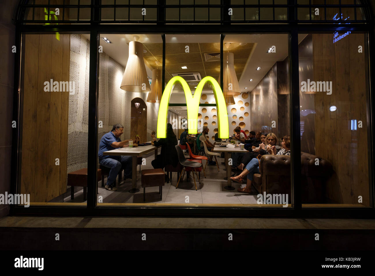 Außenansicht von einem McDonald's Restaurant in Krakau, Polen, Europa Stockfoto