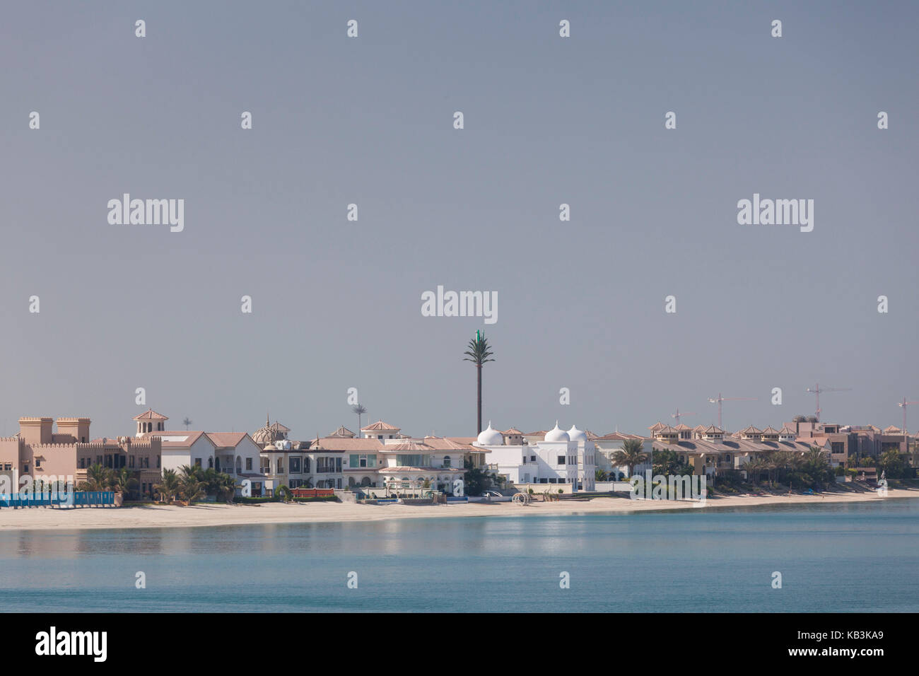 Uae, Dubai, Palm Jumeirah, beachfront Häuser, Palm Area von künstlichen Inseln in Form einer Palme Stockfoto