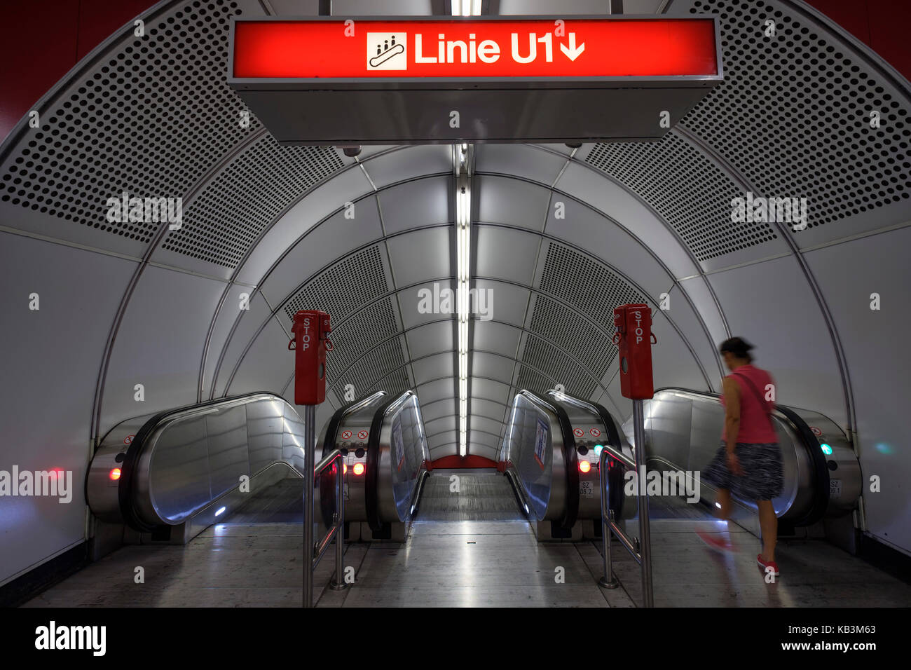 Linie U1 am U-Bahn U-Bahn U-Bahnhof in Wien, Österreich, Europa Stockfoto
