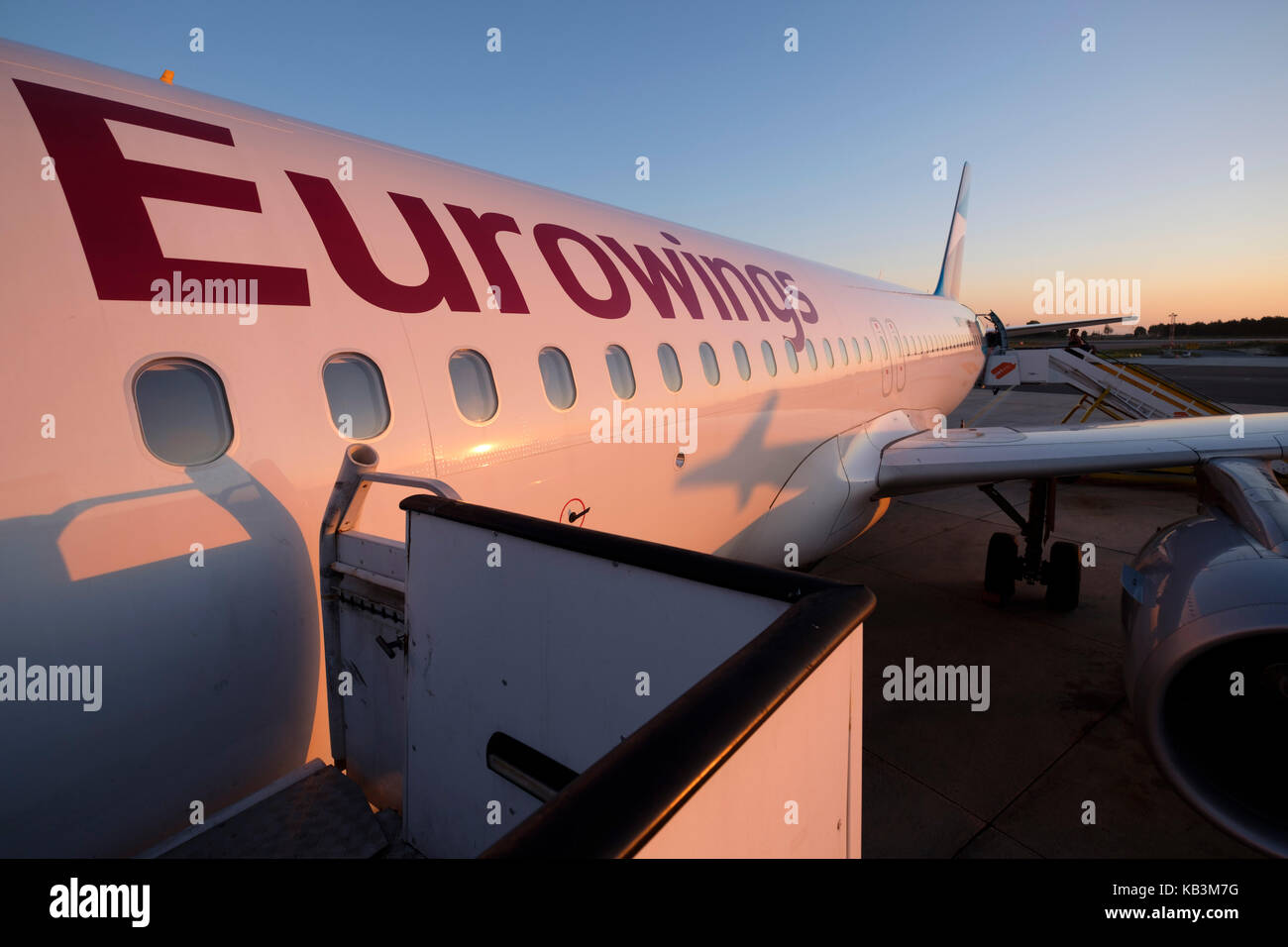 Eurowings Flugzeug auf der Landebahn Stockfoto