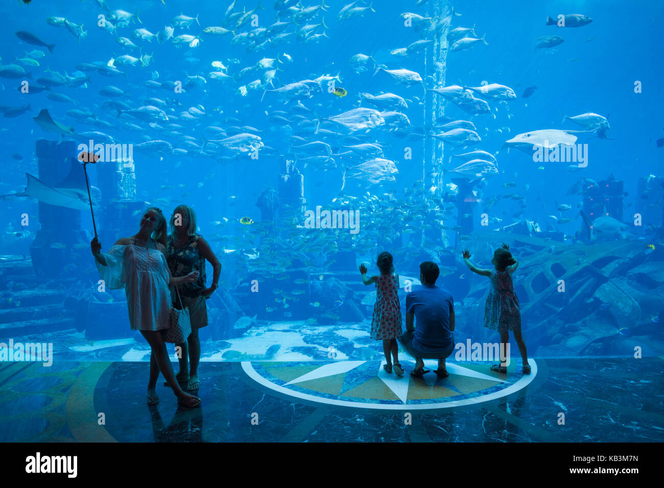 Uae, Dubai, Palm Jumeirah, Atlantis, The Palm, hotel, Innenraum aquarium Stockfoto