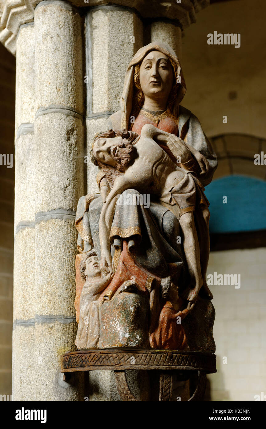 Frankreich, St. Herbot, spätgotische Kapelle St. Herbot, eine Pieta aus dem 15. Jahrhundert Stockfoto