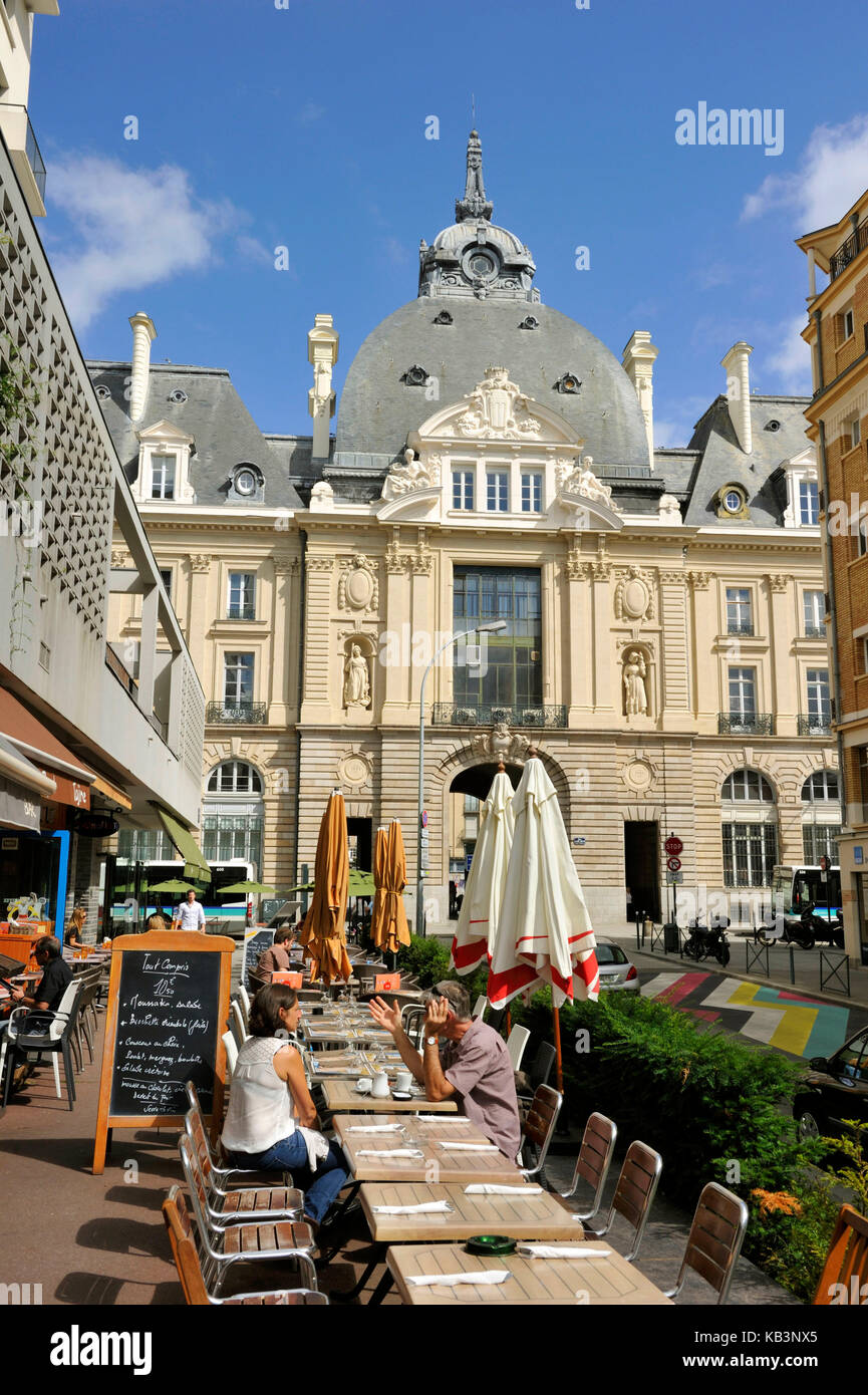 Frankreich, Ile et Vilaine, Rennes, Rue de Nemours und Place de la Republique mit dem Handelspalast Stockfoto