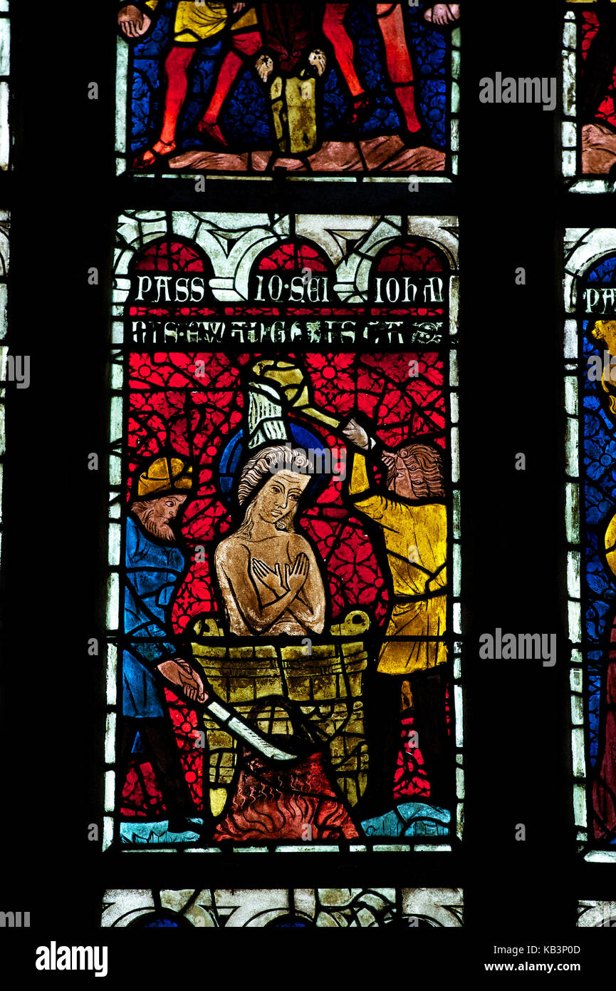 Frankreich, bas-rhin, niederhaslach, Saint-florent Kirche, befleckte Brille  der Märtyrer der Jünger, Jean der Evangelist Stockfotografie - Alamy