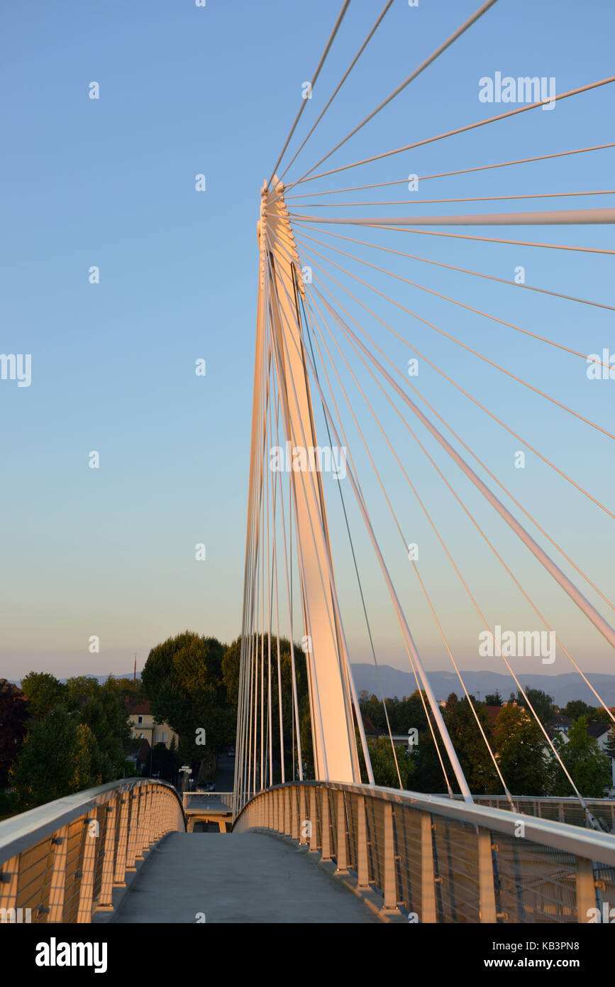 Frankreich, Bas Rhin, zwischen Straßburg und Kehl in Deutschland, der Garten von zwei Flüssen, dem Rhein, der mimram Brücke, die die beiden Teile des Gartens Stockfoto