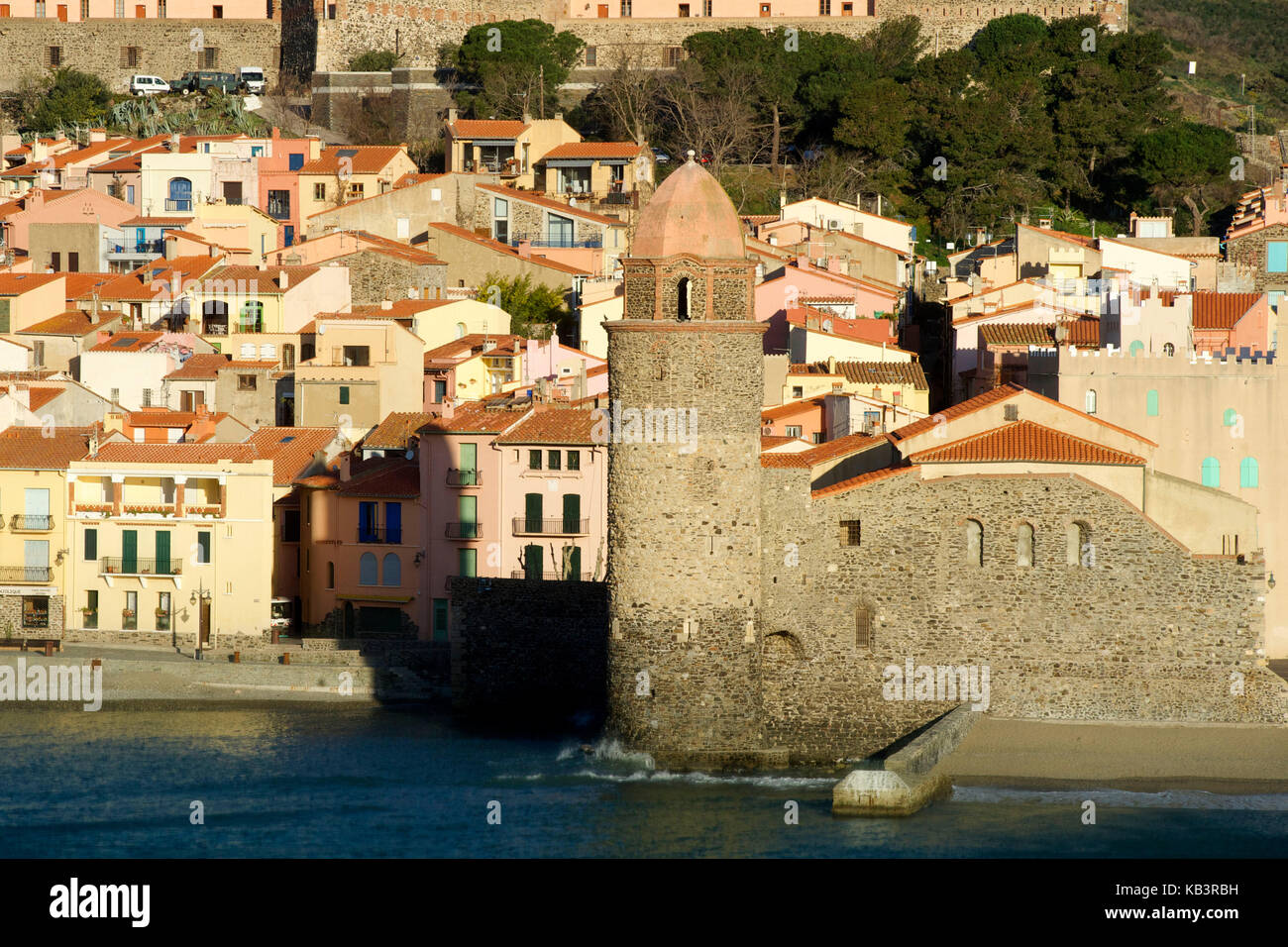 Frankreich, Pyrenäen Orientales, Collioure, Kirche Notre Dame des Anges Stockfoto