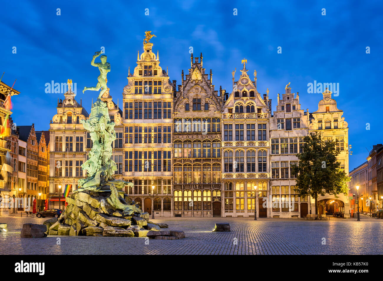 Grote Markt in Antwerpen, Belgien bei Nacht Stockfoto