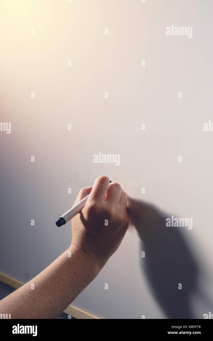 Handschrift auf der Tafel Oberfläche - Büro, Geschäft und Bildung Konzept Stockfoto