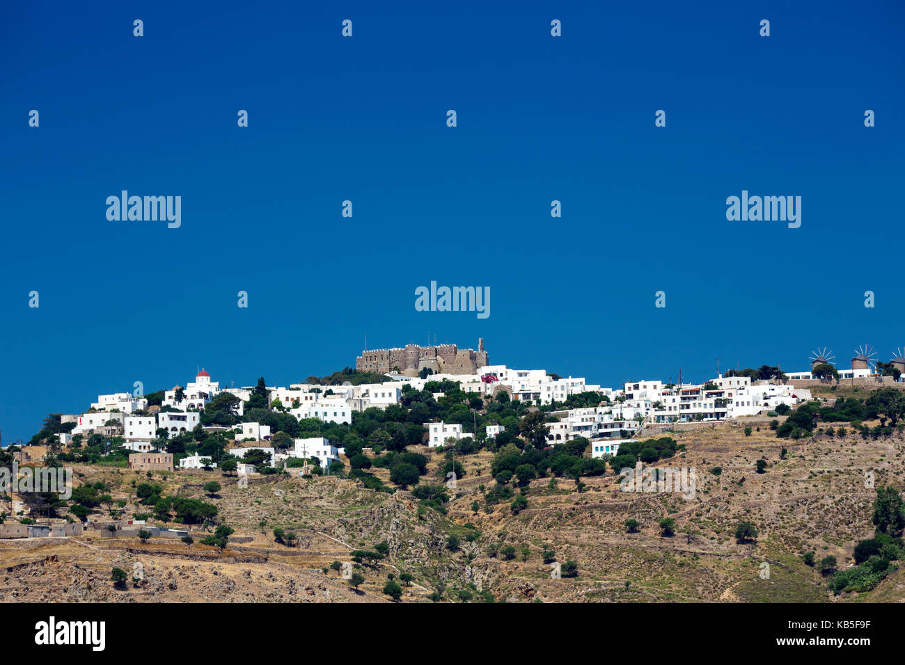 Blick auf Chora Stadt und Kloster von St. Johannes der Evangelist, UNESCO-Weltkulturerbe, Patmos, Griechische Inseln, Griechenland Stockfoto