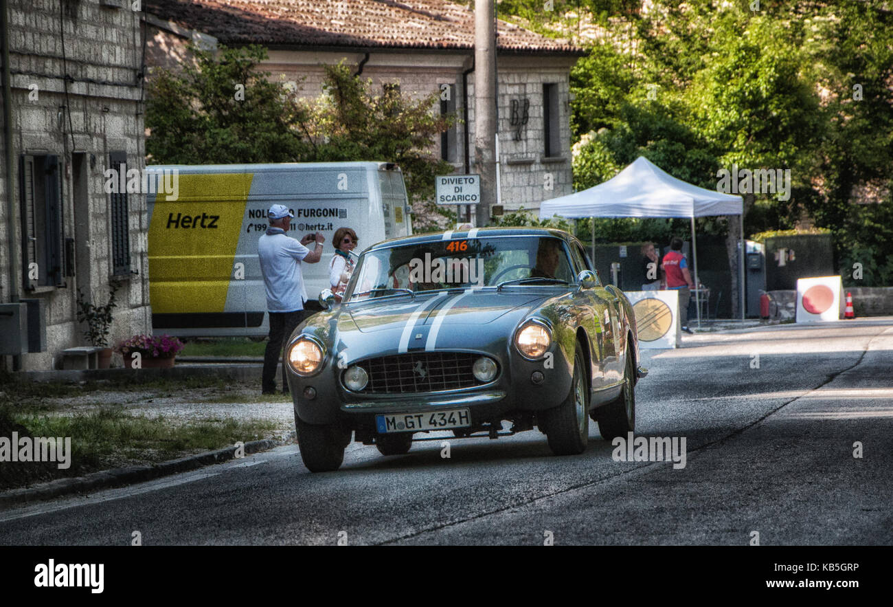 FERRARI 250 GT COUPÉ 1956 auf einem alten Rennwagen in der Rallye Mille Miglia 2017 das berühmte historische italienische Rennen (1927-1957) am 19 2017. Mai Stockfoto