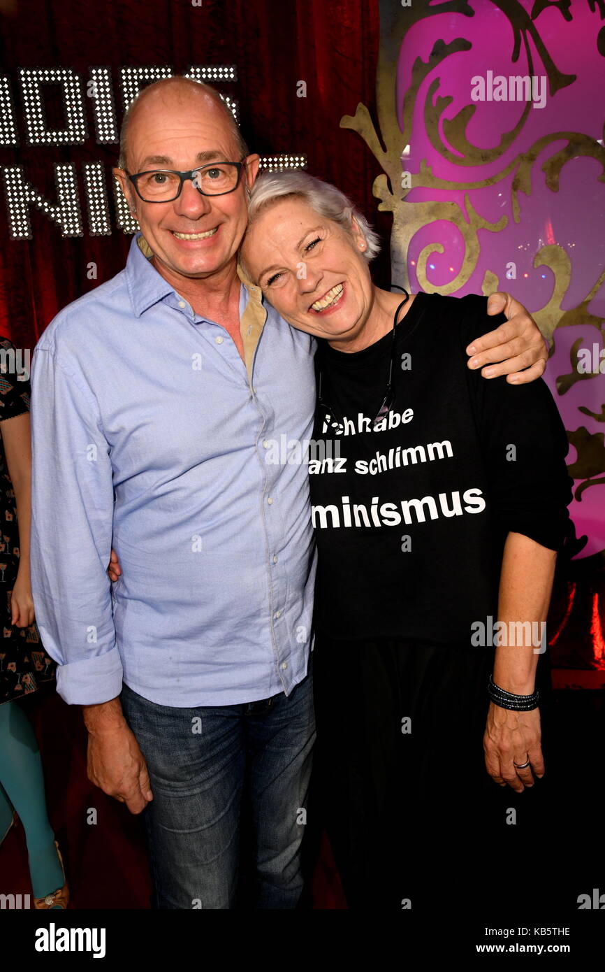 Köln, Deutschland. 27 Sep, 2017. Uwe Lyko (Herbert Knebel) und Gerburg ...