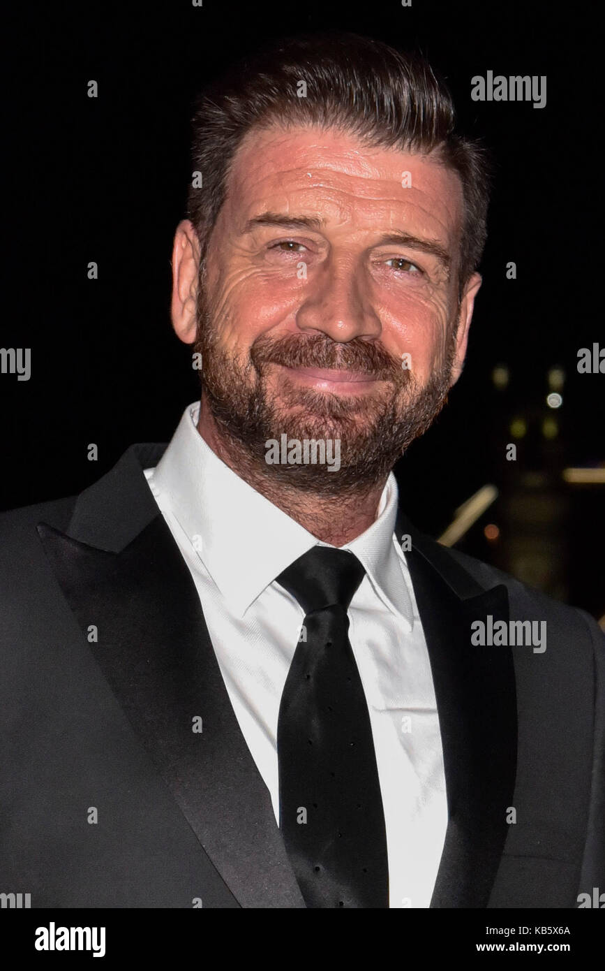 London, Großbritannien. 28 Sep, 2017. Nick Knowles, TV-Moderatorin, kommt für die childline Ball. Britain's Got Talent ist in diesem Jahr der Partner für die jährliche Charity Fundraiser an Old Billingsgate. Credit: Stephen Chung/Alamy leben Nachrichten Stockfoto