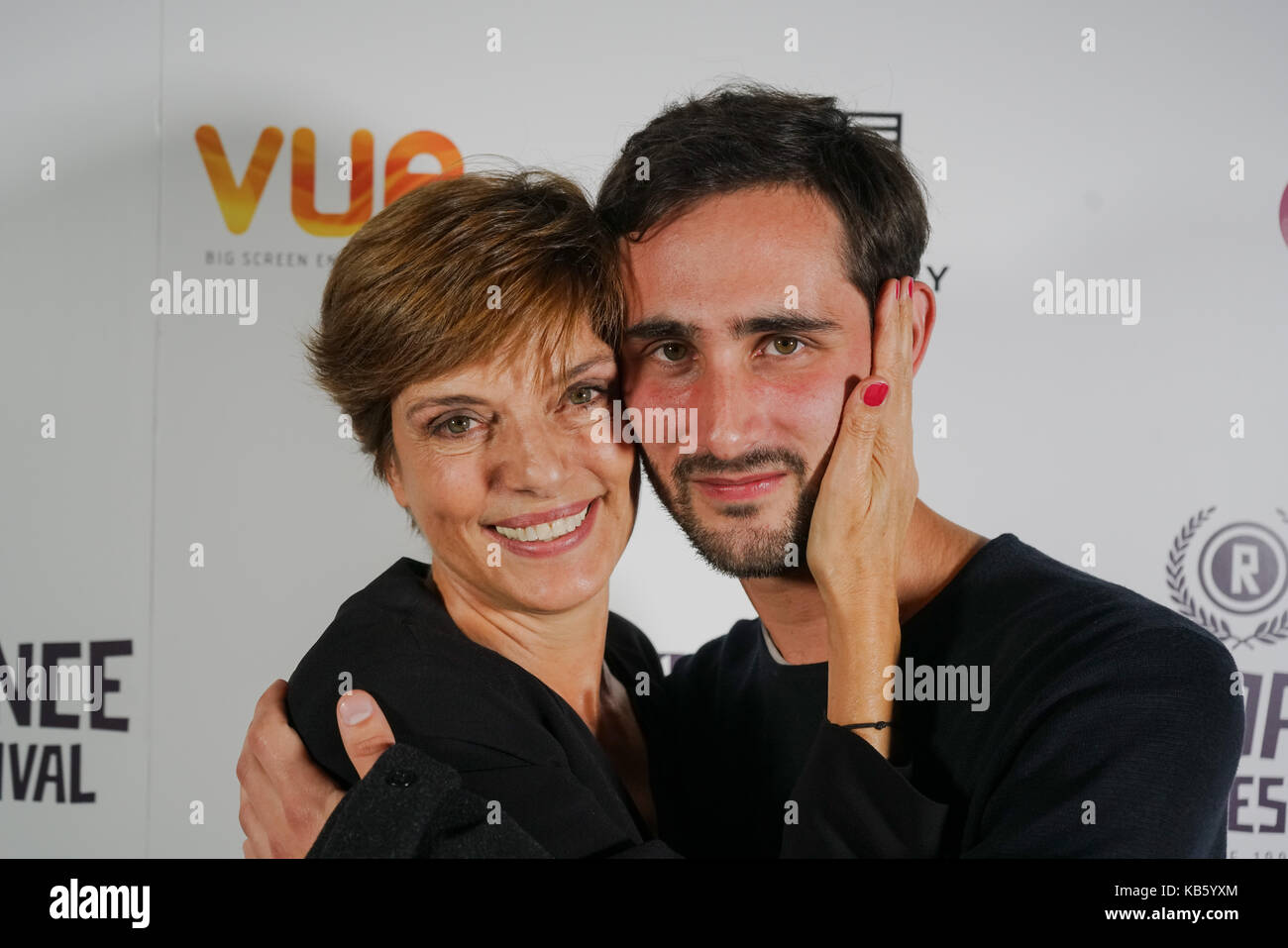 London, England, UK. 28 Sep, 2017. Bettina Giovannini Schauspielerin und Kasper Wind Schauspieler von edlen Erde besuchen Raindance Film Festival Screening bei Vue Leicester Square, London, UK. Credit: Siehe Li/Alamy leben Nachrichten Stockfoto