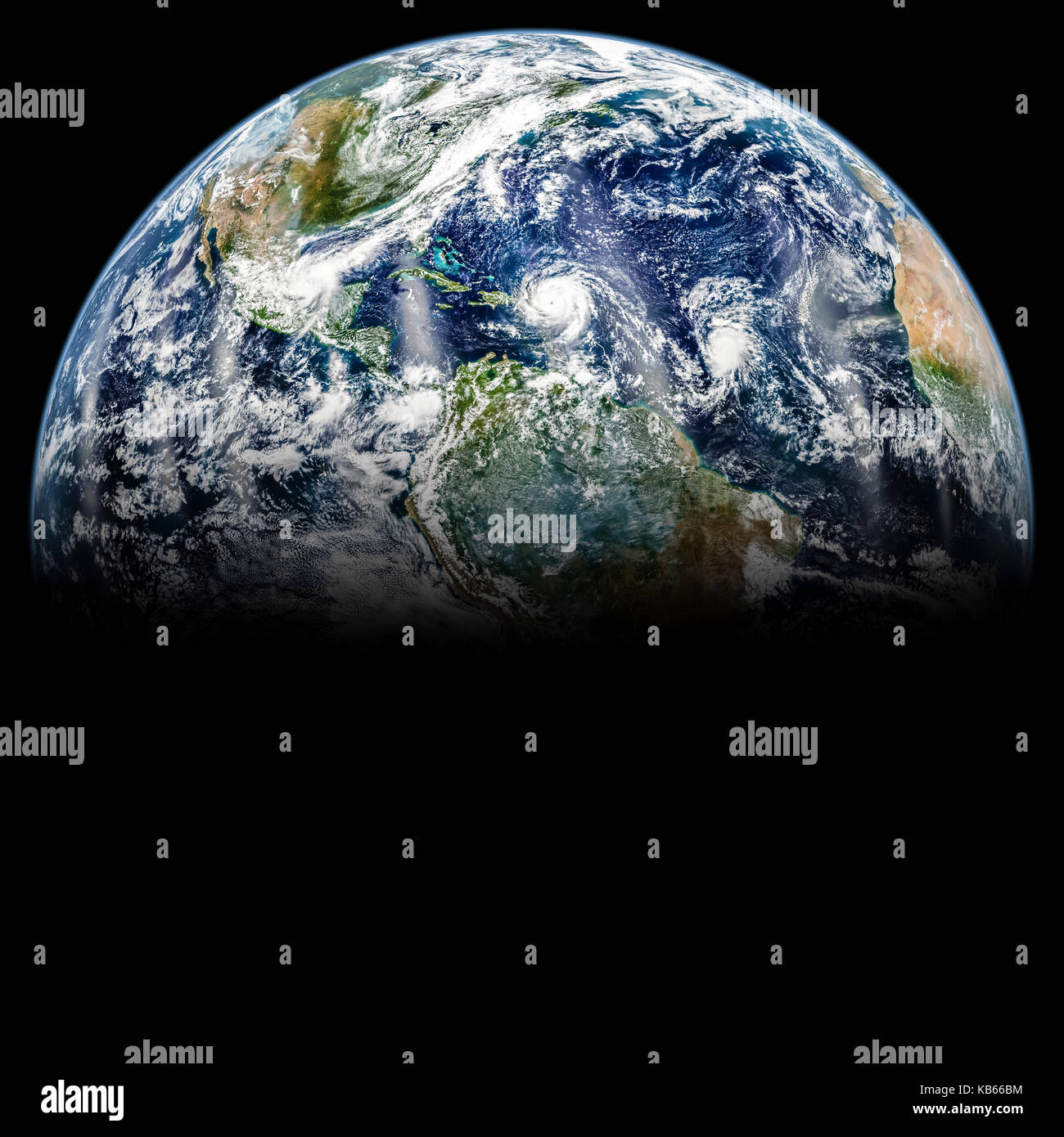 "Drei Hurrikane im Atlantik 'zusammengesetzte Bild von Wirbelstürmen, Katia, Irma und Jose im atlantischen Becken am 6. September 2017. Die Bilder wurden aufgenommen von der Suomi Nationalen polarumlaufenden Partnerschaft (Suomi NPP) Wetter Satelliten am gleichen Tag mit seiner sichtbaren Infrarot Imaging Radiometer Suite (VIIRS). Katia gesehen werden kann Zentrum über den Golf von Mexiko links; Irma Zentrum nördlich von Puerto Rico und Jose auf der rechten Seite in der Mitte des Atlantischen Ozeans. Credit: Futuras Fotos/Joshua Stevens/NASA Earth Observatory Stockfoto