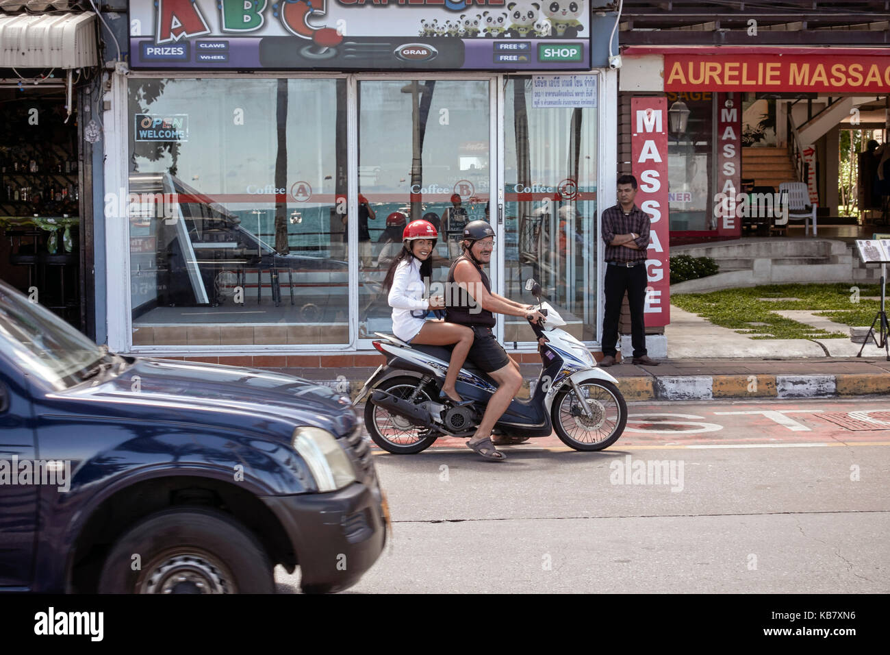 Paar reiten Motorrad. Motorrad, Thailand street scene, Stockfoto