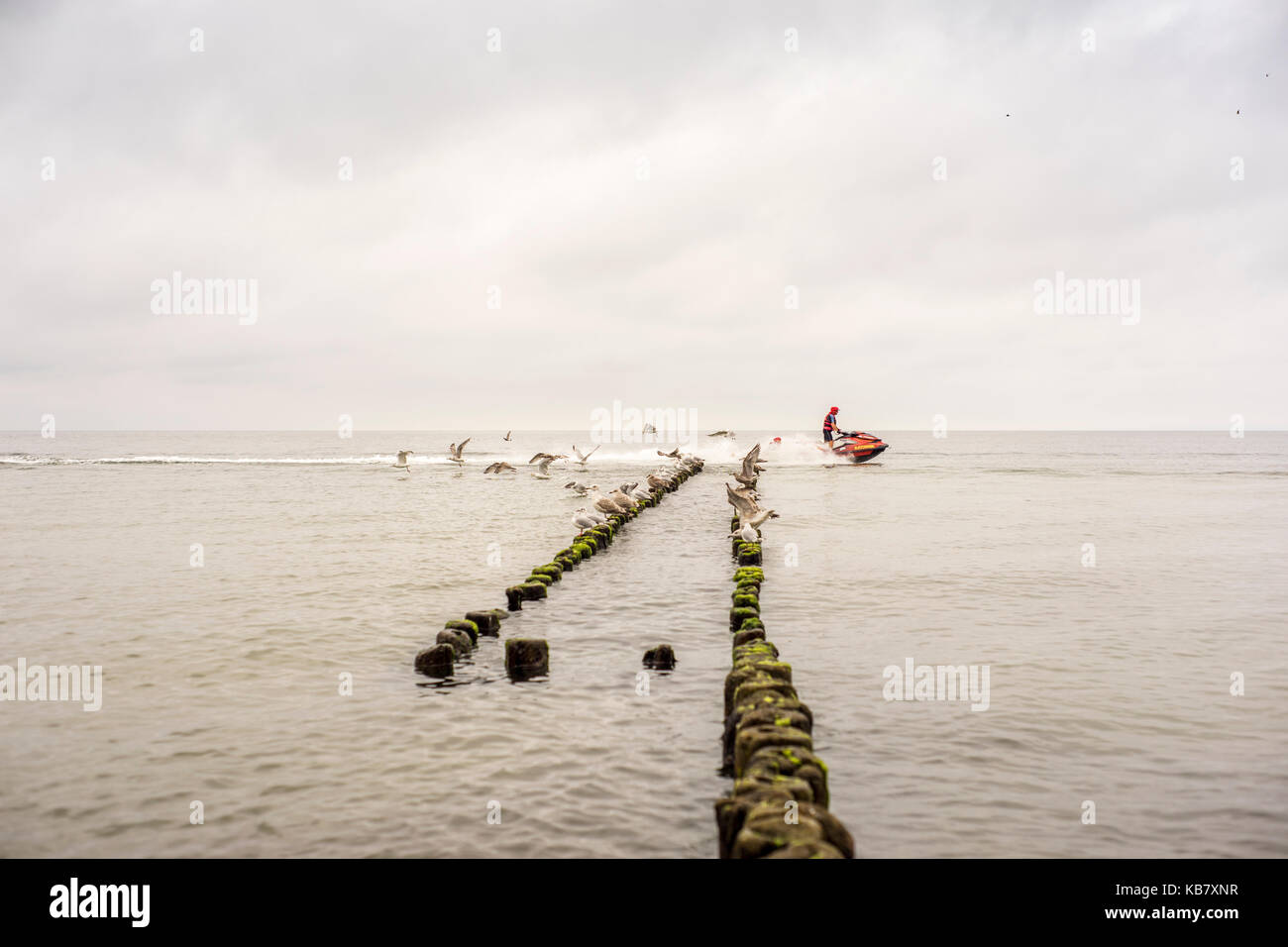 Wasserski in der Ostsee in Mielno, Polen 2016 Stockfoto