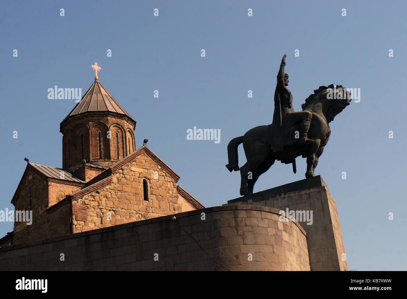 König Wachtang Gorgasali Denkmal in Tiflis, Georgien Stockfoto