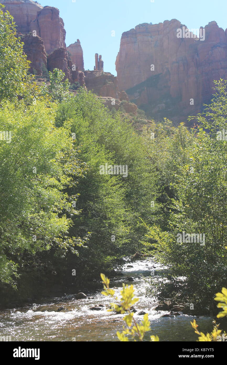 Cathedral Rock am Oak Creek Stockfoto