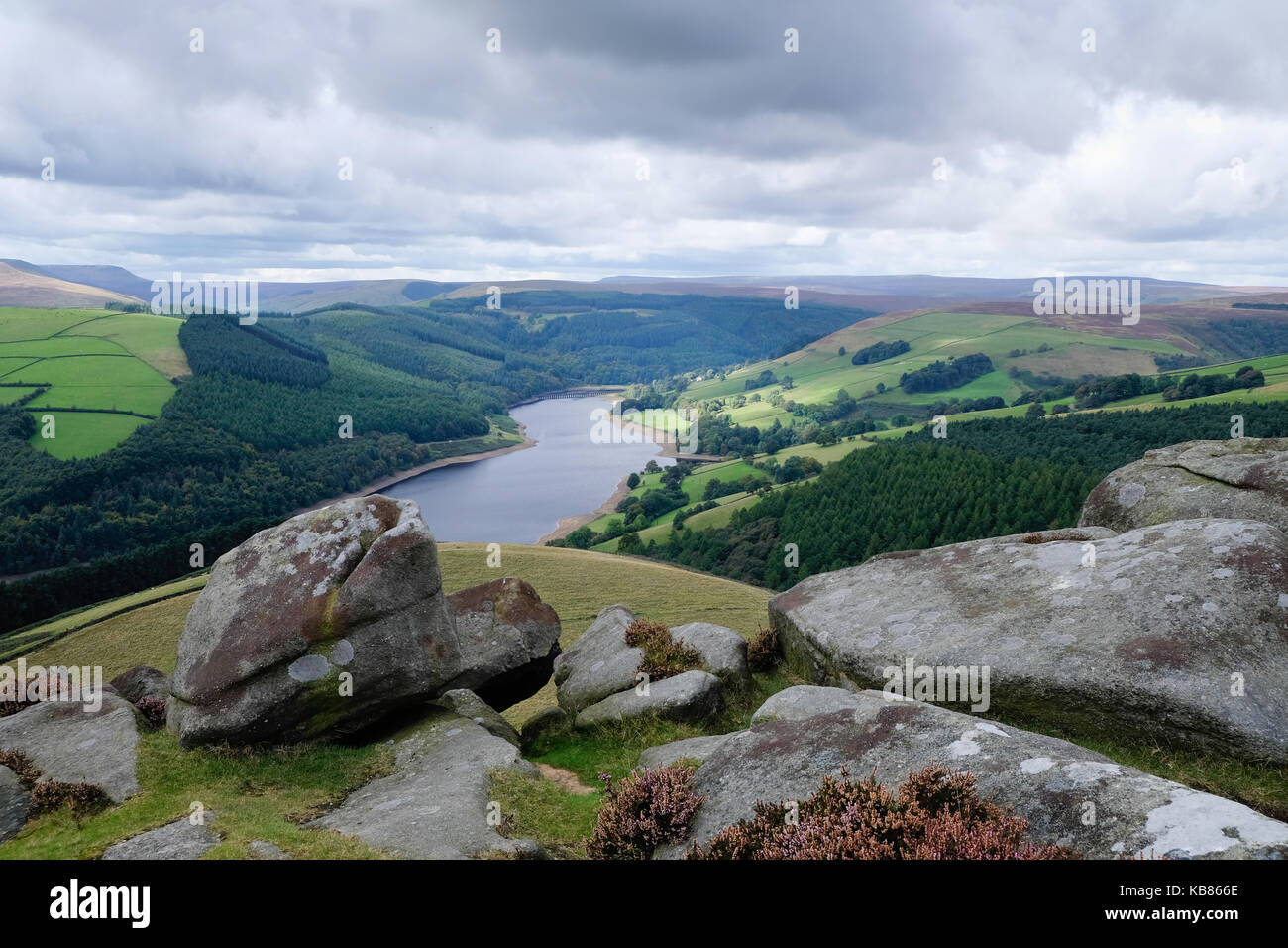 Ladybower Resevoir von Derwent Kante Stockfoto