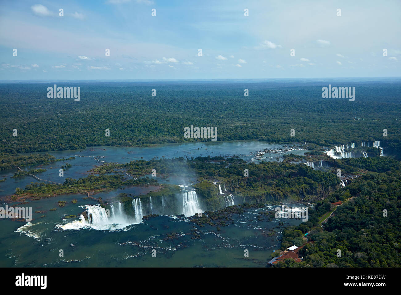 Teufelsschlund (Garganta do Diabo), Iguazu Falls, an der Grenze zu Brasilien - Argentinien, Südamerika - Luftaufnahme Stockfoto
