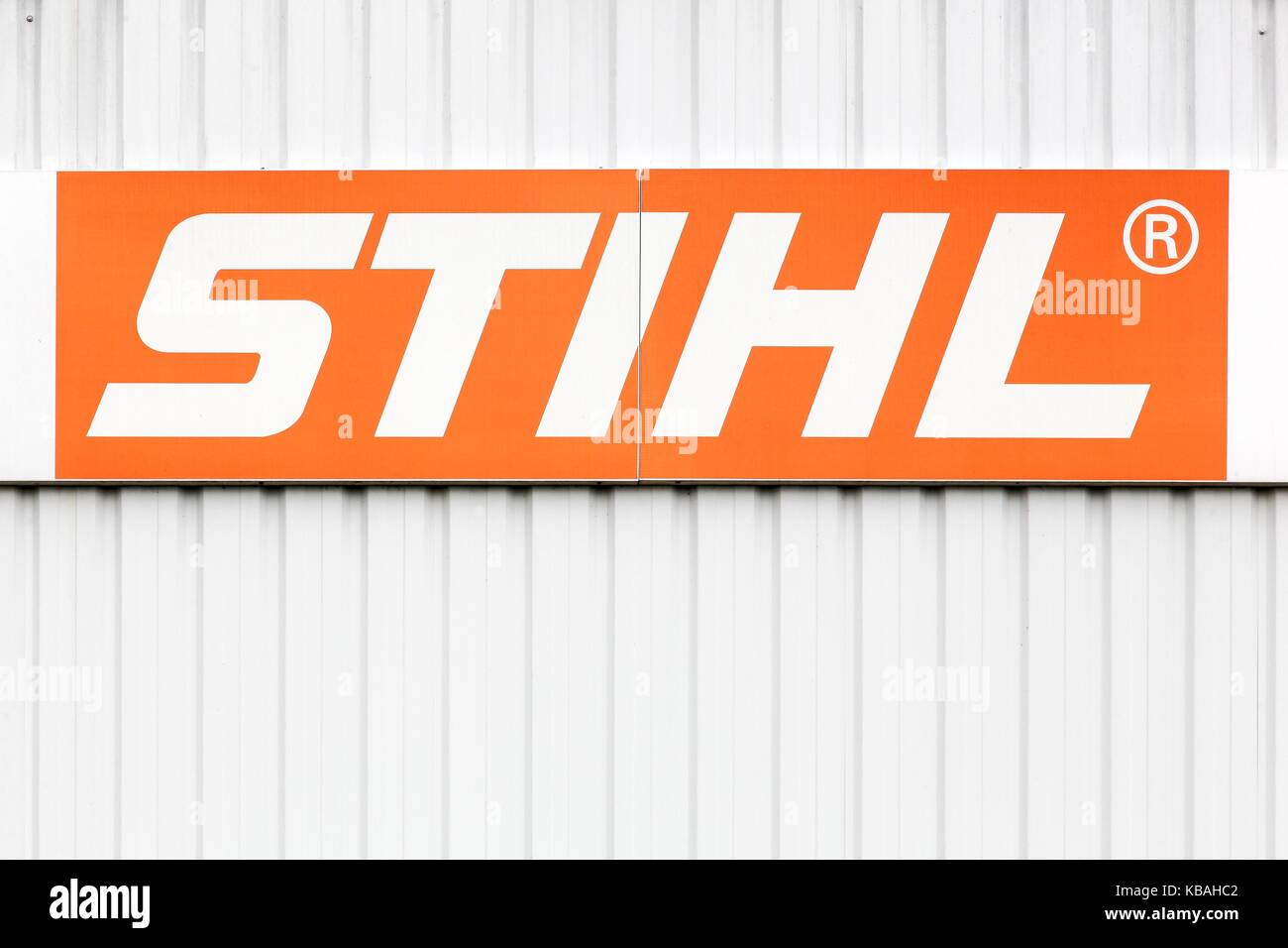 Macon, Frankreich - Januar 30, 2016: Stihl ist ein deutscher Hersteller von Motorsägen und andere Handheld Power Equipment Stockfoto