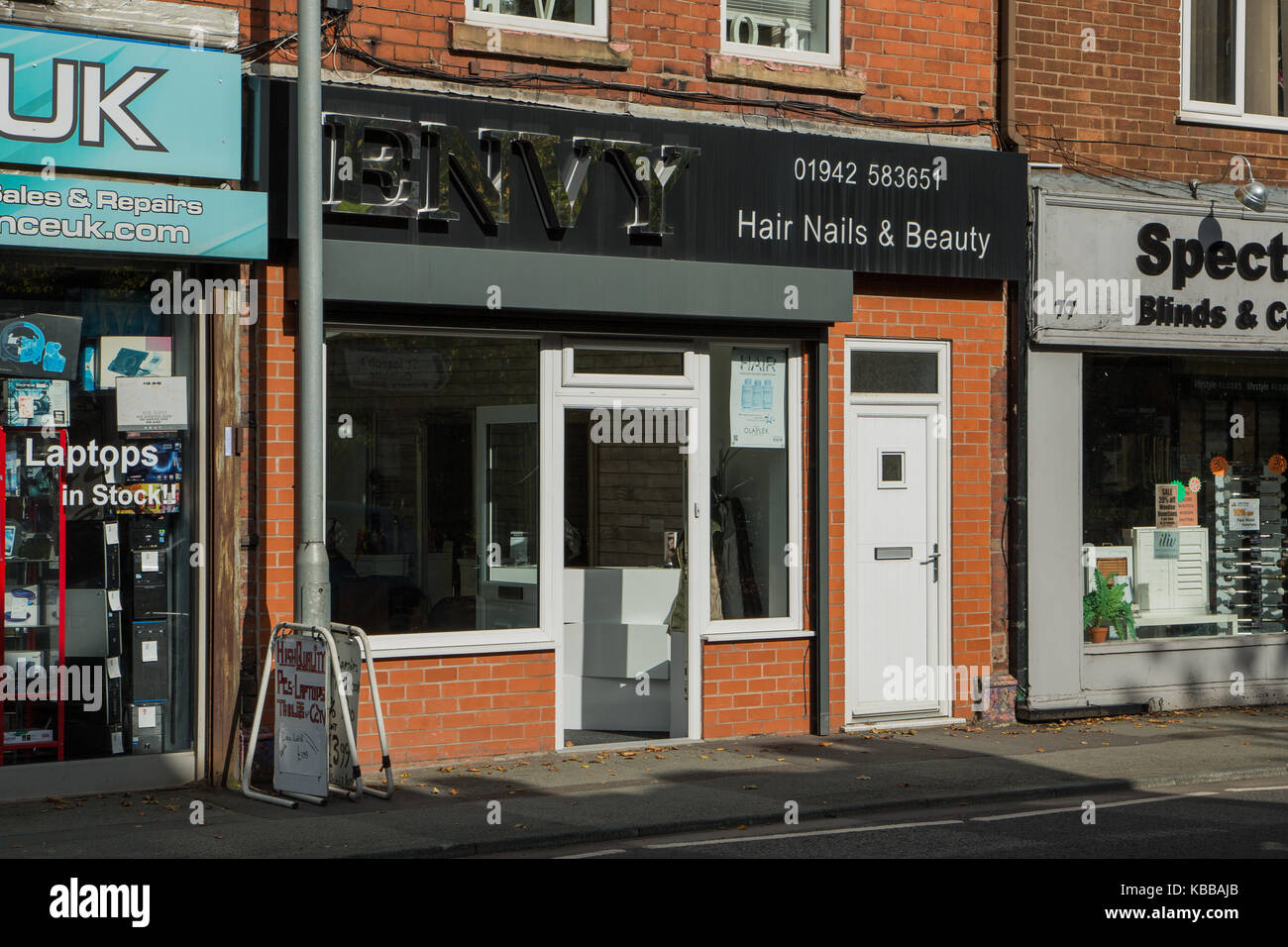 Neid Haare, Nägel & Schönheitssalon in Leigh, England, Großbritannien Stockfoto