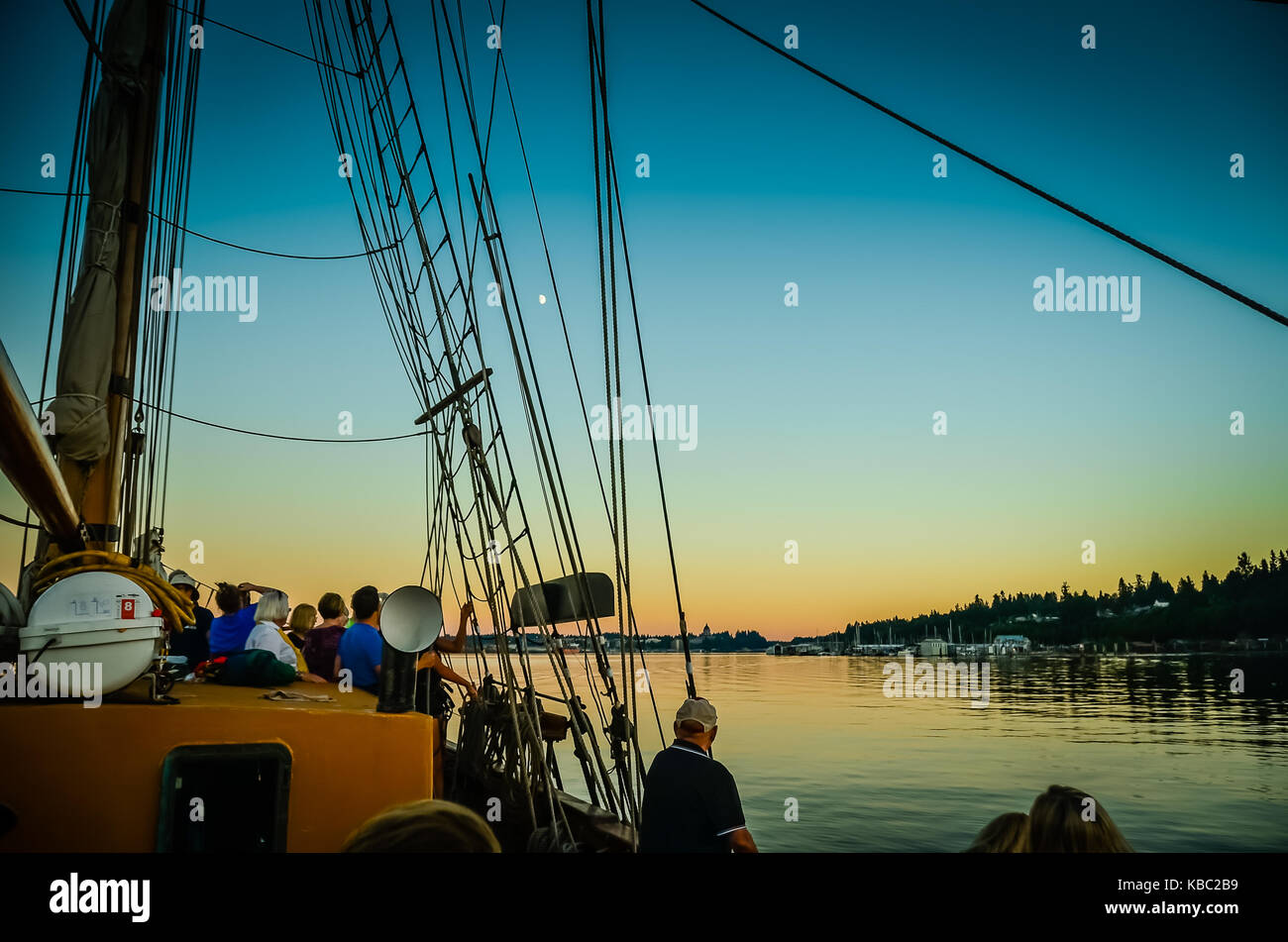 Tall Ships, 'Lady Washington & Hawaiian Häuptling' am Puget Sound, besuchen Sie Olympia, WA 8/31/2017. Stockfoto