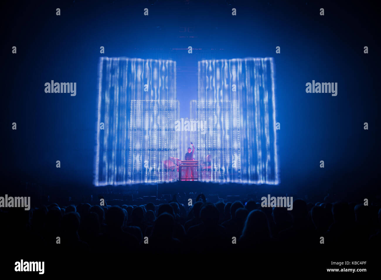 Der französische Komponist, Musikproduzent und Musiker Jean-Michel Jarre spielt ein Live-Konzert im Oslo Spektrum. Norwegen, 28/10 2016. Stockfoto