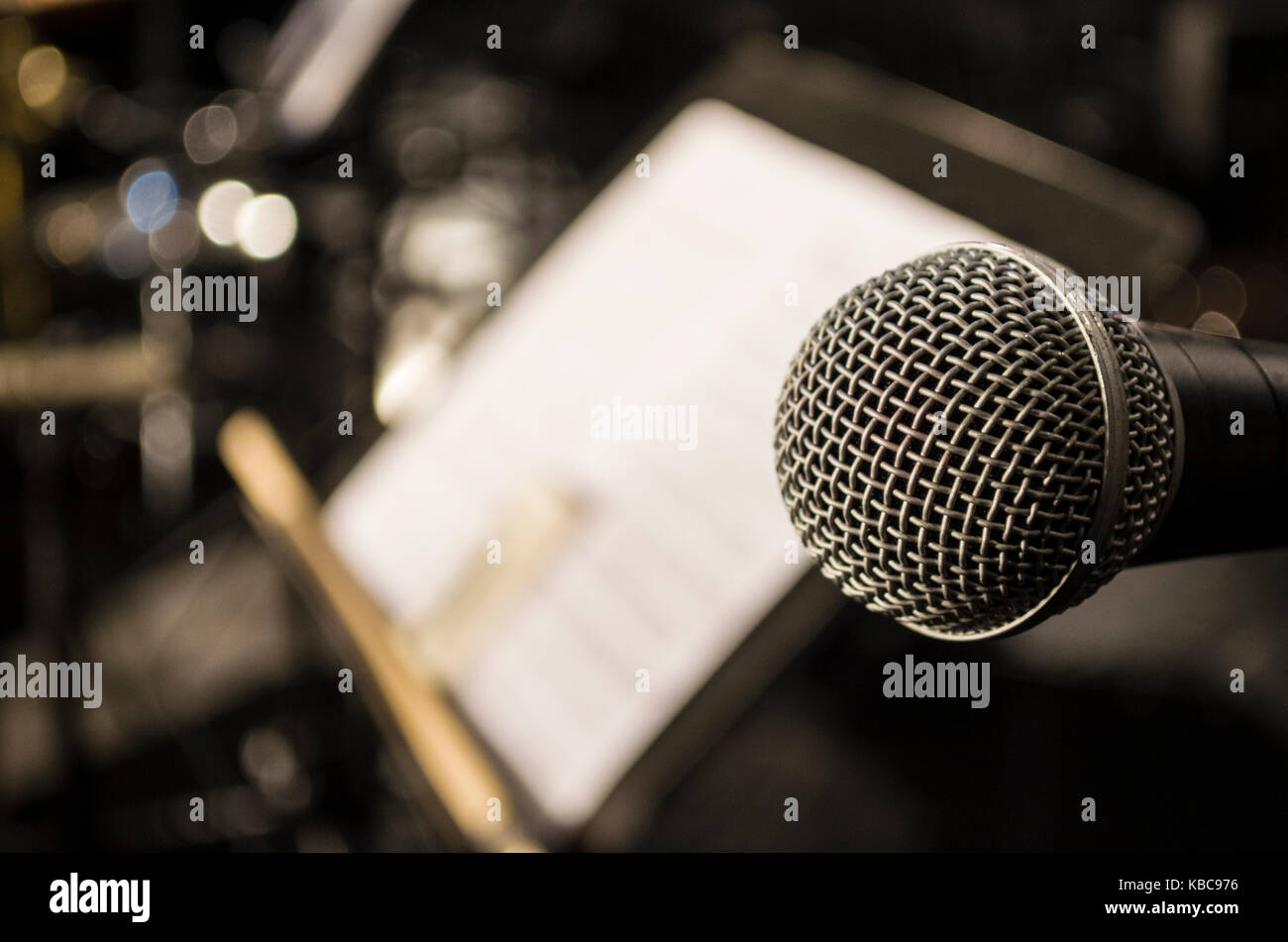 Sound Mikrofon und Noten Stockfoto