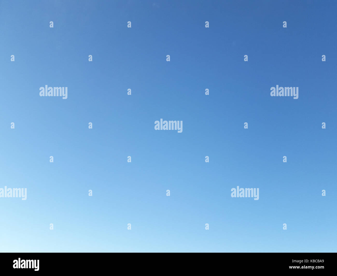 Blauer Himmel und leeren Raum für ihr Design, keine Wolke Stockfoto