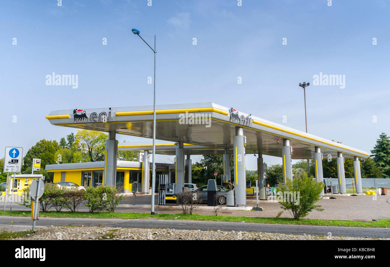 Ein ENI Tankstelle in San Donato Milanese, Mailand, Italien. ENI ist das italienische National Oil Company mit Hauptsitz in Rom, Italien Stockfoto