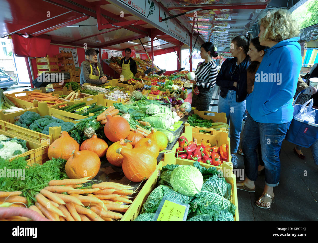 Isemarkt Markt In Hamburg Die Langste Wochenmarkt In Deutschland