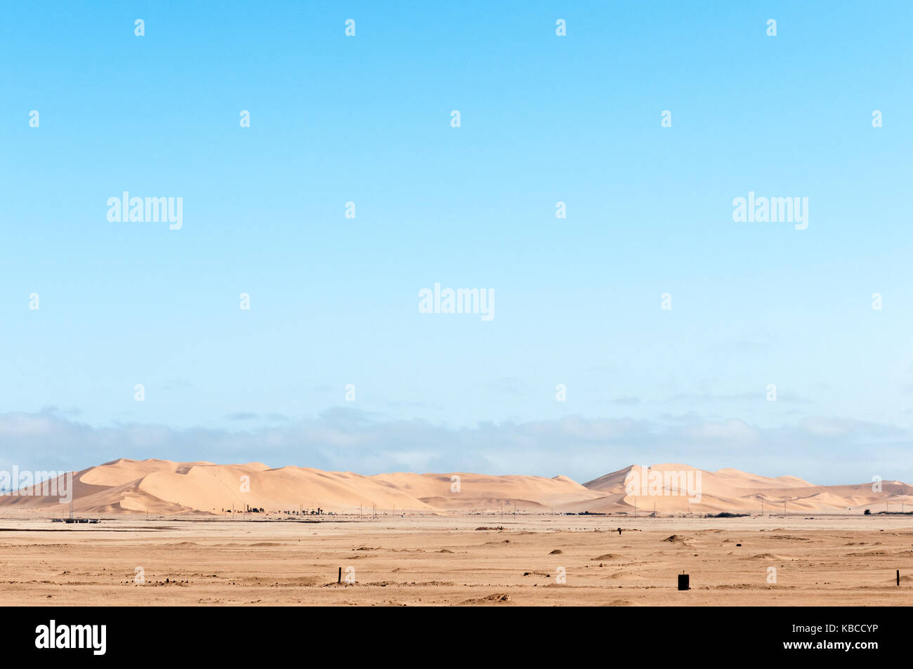 Dune 7 Wie vom Flughafen Walvis Bay an der Atlantikküste Namibias Stockfoto