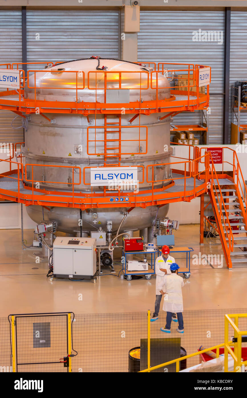 PROVENCE, Frankreich - Alsyom Vakuumtests Tank, ITER-PF Spulen wickeln Anlage Gebäude, ITER, International Fusion Energie Organisation. Stockfoto